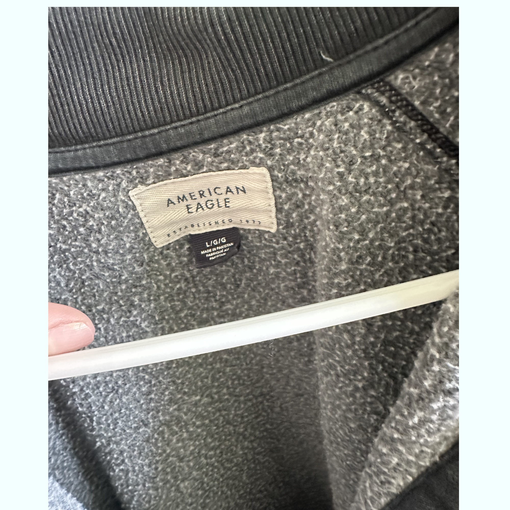 Sz L - American Eagle Sweater