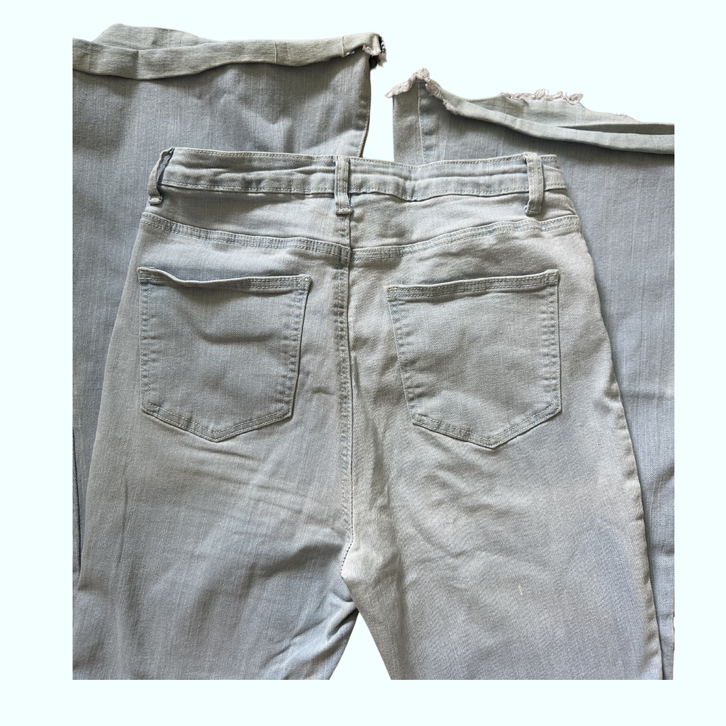 Sz L (run small) - SHEIN Bellbottoms Light Wash