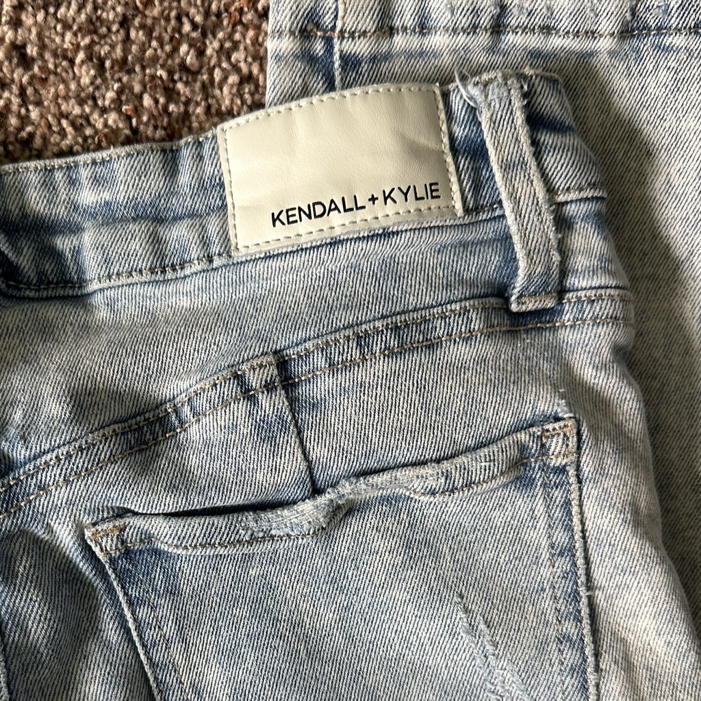 Sz 5 - Kendall + Kylie Jeans