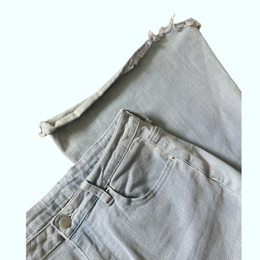 Sz L (run small) - SHEIN Bellbottoms Light Wash